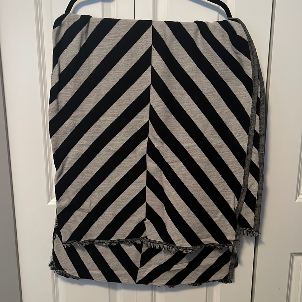 Aritzia Wilfred Blanket Wrap